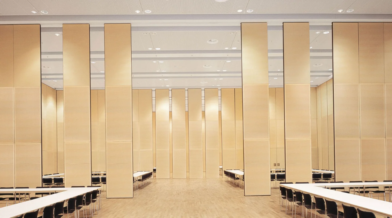Semi-automatic partition wall
